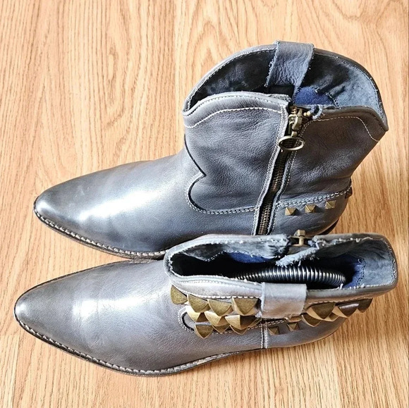ZIGIny Shes Tuff Cookie Studded Boho Western  Cowboy Rodeo Ankle Boots Size 6. - Picture 6 of 13